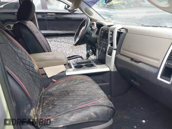 2010 Dodge 1500 Laramie с VIN 1D7RV1GT6AS123182, выставлен на аукционе IAAI как лот 42371124 с пробегом 172 072 миль миль и . История ставок и продаж доступна на DreamBid. Изображение 5.