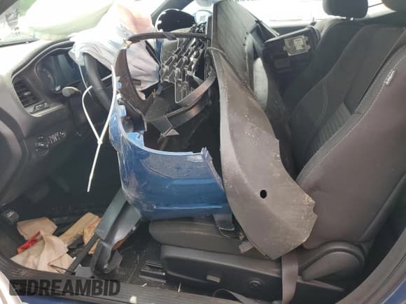 ✅ 2021 Dodge Challenger SXT • VIN: 2C3CDZGG0MH676379 • Lot: 65964614. Wystawiony na Copart z przebiegiem Nie podano. Bezpłatny archiwum sprzedaży aukcyjnych z USA i szczegółowy raport historii pojazdu na DreamBid. Zdjęcie 7.