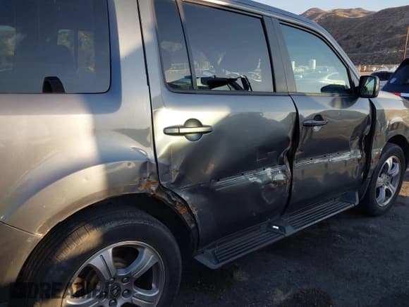 ✅ 2013 Honda Pilot EX-L • VIN: 5FNYF3H77DB038563 • Lot: 41442289. Listed on IAAI with 136,250 mi. Free auction sales archive from the USA and detailed vehicle history report at DreamBid. Image 6.