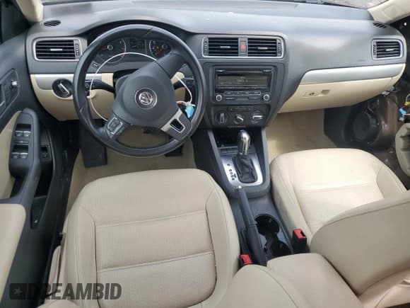 ✅ 2013 Volkswagen Jetta SE • VIN: 3VWDP7AJ8DM431330 • Lot: 56738795. Listed on Copart with 114,151 mi. Free auction sales archive from the USA and detailed vehicle history report at DreamBid. Image 8.