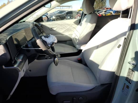 2024 Hyundai Kona SEL с VIN KM8HBCAB5RU075695, выставлен на аукционе Copart как лот 88818035 с пробегом 27 540 миль миль и На запчасти • Non repairable. История ставок и продаж доступна на DreamBid. Изображение 7.