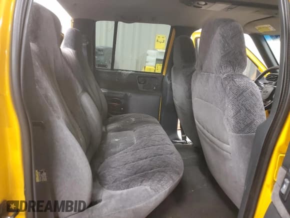 ✅ 2002 Chevrolet S-10 LS • VIN: 1GCDT13W32K235577 • Лот: 82347094. Опубликован ранее на Copart с пробегом 288 179 миль. Бесплатный доступ к архиву аукционных продаж из США и подробный отчёт об истории автомобиля на DreamBid. Изображение 11.