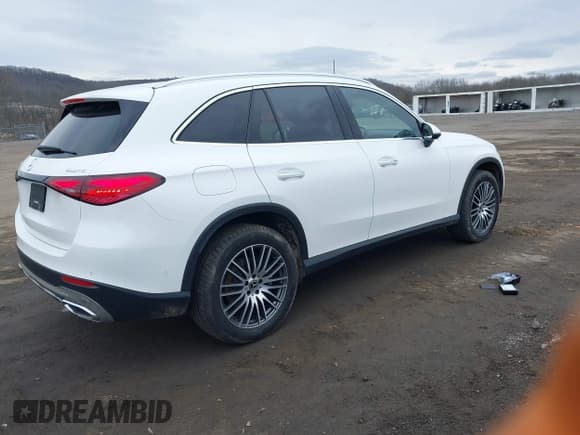 ✅ 2023 Mercedes-Benz GLC 300 • VIN: W1NKM4HBXPF029614 • Lot: 41633136. Wystawiony na IAAI z przebiegiem 12 810 mil. Bezpłatny archiwum sprzedaży aukcyjnych z USA i szczegółowy raport historii pojazdu na DreamBid. Zdjęcie 4.