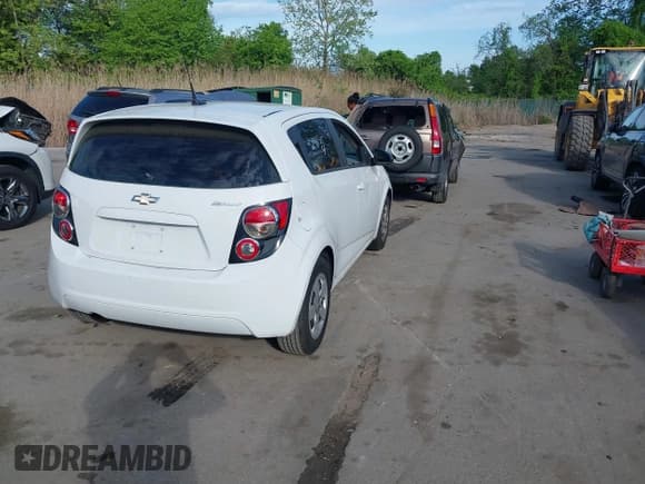✅ 2013 Chevrolet Sonic LS • VIN: 1G1JA6SH8D4130347 • Lot: 42146150. Listed on IAAI with 144,120 mi. Free auction sales archive from the USA and detailed vehicle history report at DreamBid. Image 4.