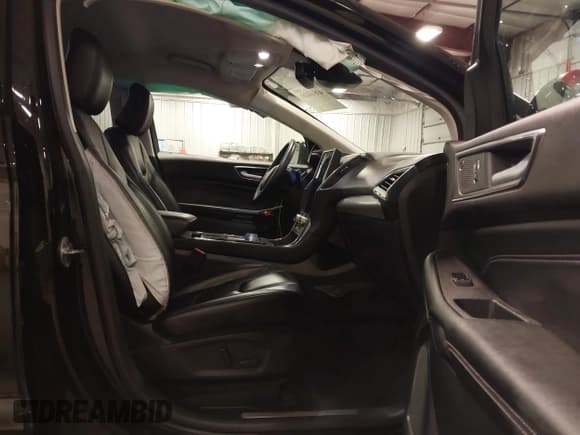 ✅ 2022 Ford Edge Titanium • VIN: 2FMPK4K94NBA14013 • Lot: 43510101. Wystawiony na IAAI z przebiegiem 75 988 mil. Bezpłatny archiwum sprzedaży aukcyjnych z USA i szczegółowy raport historii pojazdu na DreamBid. Zdjęcie 5.