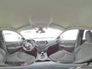 ✅ 2019 Jeep Cherokee Latitude • VIN: 1C4PJLCBXKD326541 • Lot: 93253775. Wystawiony na Copart z przebiegiem 119 873 mil. Bezpłatny archiwum sprzedaży aukcyjnych z USA i szczegółowy raport historii pojazdu na DreamBid. Zdjęcie 16.