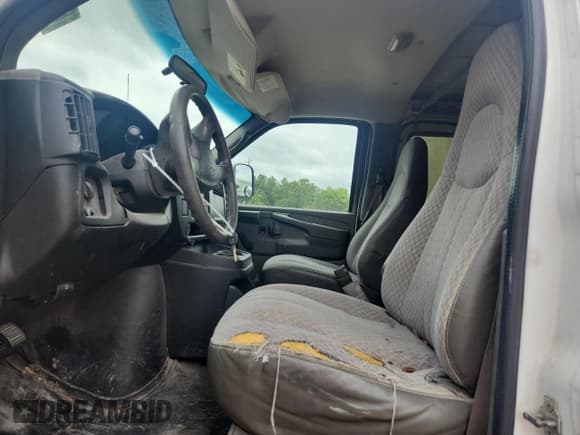 ✅ 2006 Chevrolet Express Cargo • VIN: 1GCGG25V661257290 • Lot: 69563625. Listed on Copart with 179,629 mi. Free auction sales archive from the USA and detailed vehicle history report at DreamBid. Image 7.