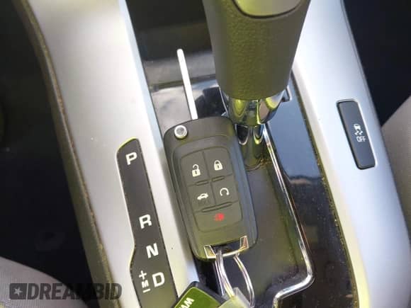 2015 Chevrolet Cruze LT z VIN 1G1PC5SB4F7105845, wystawiony jako IAAI lot #43600745 z przebiegiem 110 653 mil mil oraz . Historia ofert i sprzedaży dostępna na DreamBid. Obrazek 11.