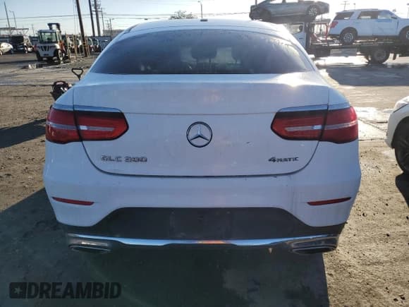 ✅ 2018 Mercedes-Benz GLC 300 • VIN: WDC0J4KB9JF389328 • Lot: 86848525. Listed on Copart with 70,607 mi. Free auction sales archive from the USA and detailed vehicle history report at DreamBid. Image 6.