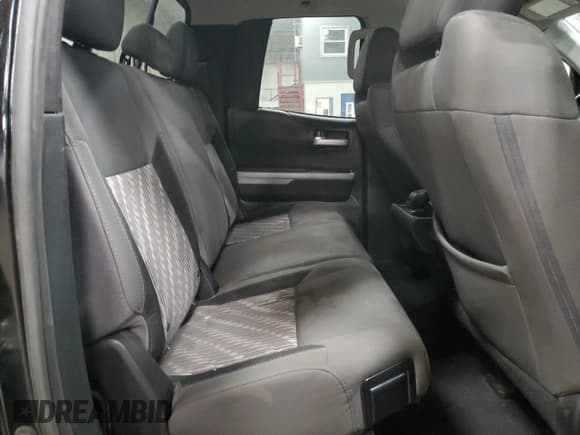 ✅ 2018 Toyota Tundra SR • VIN: 5TFUW5F15JX680970 • Lot: 93415815. Listed on Copart with 122,069 mi. Free auction sales archive from the USA and detailed vehicle history report at DreamBid. Image 10.