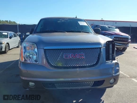 ✅ 2007 GMC Yukon SLE • VIN: 1GKFC13J77R240247 • Lot: 43642049. Wystawiony na IAAI z przebiegiem 220 267 mil. Bezpłatny archiwum sprzedaży aukcyjnych z USA i szczegółowy raport historii pojazdu na DreamBid. Zdjęcie 13.
