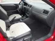 ✅ 2016 Volkswagen Jetta Sport • VIN: 3VWB17AJ4GM341153 • Lot: 41784256. Wystawiony na IAAI z przebiegiem 119 486 mil. Bezpłatny archiwum sprzedaży aukcyjnych z USA i szczegółowy raport historii pojazdu na DreamBid. Zdjęcie 5.