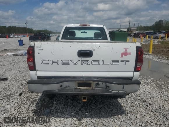 ✅ 2005 Chevrolet Silverado 2500HD Work Truck • VIN: 1GCHC24U25E211911 • Lot: 50795035. Wystawiony na Copart z przebiegiem 162 119 mil. Bezpłatny archiwum sprzedaży aukcyjnych z USA i szczegółowy raport historii pojazdu na DreamBid. Zdjęcie 6.