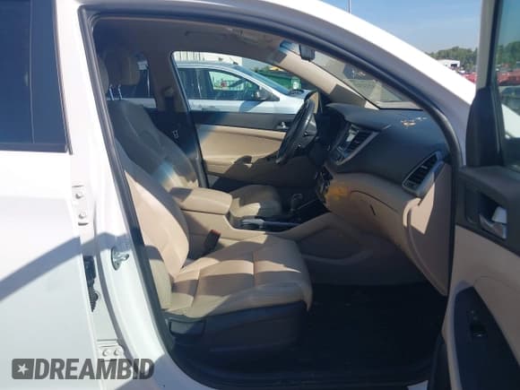 ✅ 2017 Hyundai Tucson Sport • VIN: KM8J33A22HU506975 • Lot: 43233313. Listed on IAAI with 61,552 mi. Free auction sales archive from the USA and detailed vehicle history report at DreamBid. Image 5.