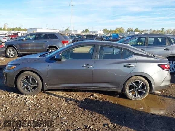 ✅ 2025 Nissan Sentra SV • VIN: 3N1AB8CV1SY362516 • Lot: 43467714. Wystawiony na IAAI z przebiegiem 2 509 mil. Bezpłatny archiwum sprzedaży aukcyjnych z USA i szczegółowy raport historii pojazdu na DreamBid. Zdjęcie 14.