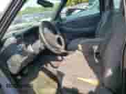 1995 Chevrolet S-10 LS с VIN 1GCCS19Z6SK233614, выставлен на аукционе Copart как лот 70534234 с пробегом 195 443 миль миль и Списание • Salvage title. История ставок и продаж доступна на DreamBid. Изображение 7.