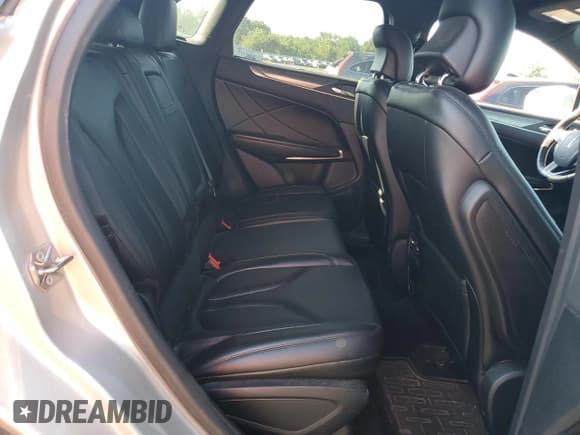 ✅ 2017 Lincoln MKC Premiere • VIN: 5LMCJ1D90HUL49360 • Лот: 70854155. Опубликован ранее на Copart с пробегом 156 198 миль. Бесплатный доступ к архиву аукционных продаж из США и подробный отчёт об истории автомобиля на DreamBid. Изображение 11.