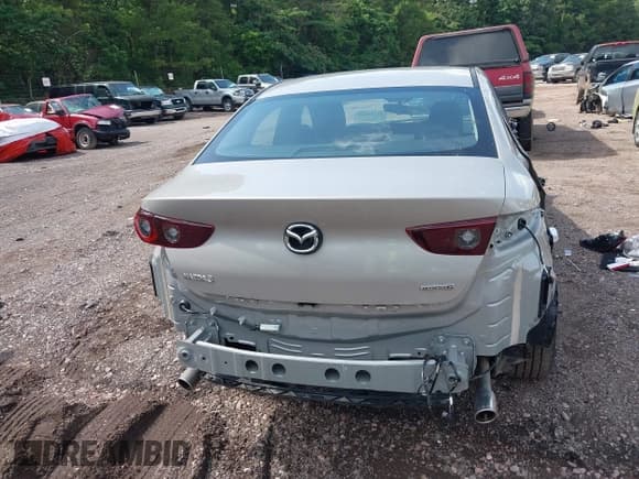 ✅ 2025 Mazda 3 S Select Sport • VIN: 3MZBPABM3SM456792 • Lot: 42373266. Listed on IAAI with 12,831 mi. Free auction sales archive from the USA and detailed vehicle history report at DreamBid. Image 16.