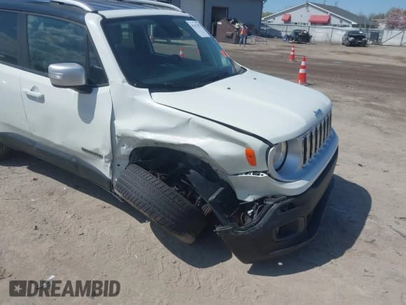 ✅ 2017 Jeep Renegade Limited • VIN: ZACCJBDB3HPE47042 • Lot: 42117357. Listed on IAAI with 139,686 mi. Free auction sales archive from the USA and detailed vehicle history report at DreamBid. Image 6.