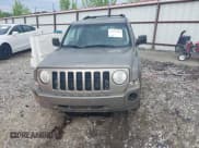 ✅ 2008 Jeep Patriot Sport • VIN: 1J8FF28WX8D681472 • Lot: 42177131. Listed on IAAI with 154,961 mi. Free auction sales archive from the USA and detailed vehicle history report at DreamBid. Image 13.