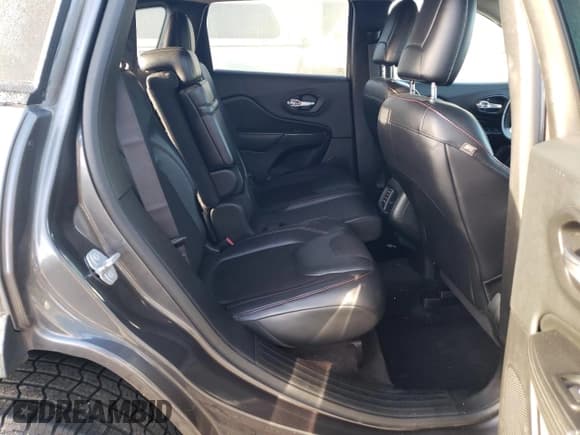 ✅ 2016 Jeep Cherokee Trailhawk • VIN: 1C4PJMBB5GW254120 • Lot: 87077485. Wystawiony na Copart z przebiegiem 107 376 mil. Bezpłatny archiwum sprzedaży aukcyjnych z USA i szczegółowy raport historii pojazdu na DreamBid. Zdjęcie 10.