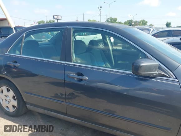 ✅ 2007 Honda Accord LX • VIN: 3HGCM56437G700174 • Lot: 42374860. Listed on IAAI with 257,073 mi. Free auction sales archive from the USA and detailed vehicle history report at DreamBid. Image 12.