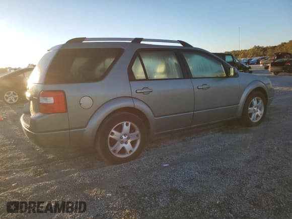 ✅ 2007 Ford Freestyle Limited • VIN: 1FMDK03117GA30640 • Lot: 87368295. Wystawiony na Copart z przebiegiem 223 280 mil. Bezpłatny archiwum sprzedaży aukcyjnych z USA i szczegółowy raport historii pojazdu na DreamBid. Zdjęcie 3.