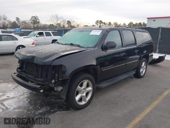 ✅ 2008 Chevrolet Suburban LTZ • VIN: 1GNFC16048J195872 • Лот: 41389825. Опубликован ранее на IAAI с пробегом 207 421 миль. Бесплатный доступ к архиву аукционных продаж из США и подробный отчёт об истории автомобиля на DreamBid. Изображение 18.