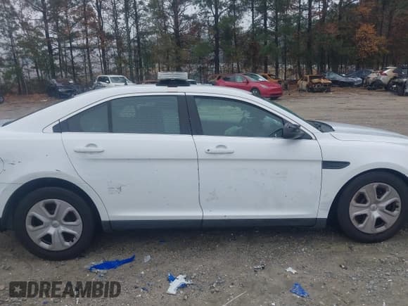 ✅ 2017 Ford Police Interceptor • VIN: 1FAHP2MK5HG105647 • Lot: 43706914. Listed on IAAI with Not provided. Free auction sales archive from the USA and detailed vehicle history report at DreamBid. Image 12.