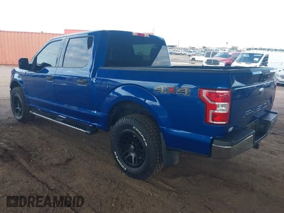 ✅ 2018 Ford F-150 XL • VIN: 1FTEW1E56JKC05195 • Lot: 43774720. Wystawiony na IAAI z przebiegiem 153 732 mil. Bezpłatny archiwum sprzedaży aukcyjnych z USA i szczegółowy raport historii pojazdu na DreamBid. Zdjęcie 3.