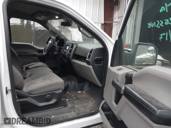 ✅ 2016 Ford F-150 XLT • VIN: 1FTFW1EG3GKE79081 • Lot: 43062963. Listed on IAAI with 201,392 mi. Free auction sales archive from the USA and detailed vehicle history report at DreamBid. Image 5.