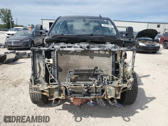 ✅ 2016 Chevrolet Silverado 2500HD LT • VIN: 1GC1KVEG8GF204585 • Lot: 69749705. Wystawiony na Copart z przebiegiem 194 911 mil. Bezpłatny archiwum sprzedaży aukcyjnych z USA i szczegółowy raport historii pojazdu na DreamBid. Zdjęcie 5.