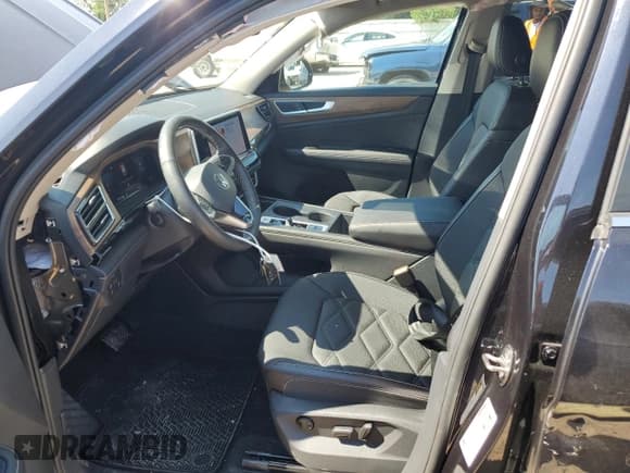 ✅ 2024 Volkswagen Atlas SE • VIN: 1V2DR2CAXRC530901 • Лот: 68924785. Опубликован ранее на Copart с пробегом 17 753 миль. Бесплатный доступ к архиву аукционных продаж из США и подробный отчёт об истории автомобиля на DreamBid. Изображение 7.