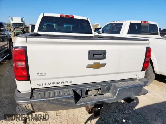 ✅ 2015 Chevrolet Silverado 2500HD LT • VIN: 1GC1KVEG3FF165208 • Lot: 90517925. Wystawiony na Copart z przebiegiem 311 427 mil. Bezpłatny archiwum sprzedaży aukcyjnych z USA i szczegółowy raport historii pojazdu na DreamBid. Zdjęcie 6.