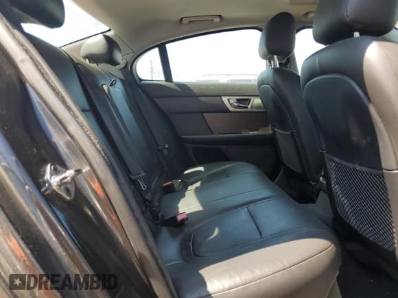 ✅ 2013 Jaguar XF RWD • VIN: SAJWA0ES2DPS93383 • Lot: 80900445. Listed on Copart with 127,656 mi. Free auction sales archive from the USA and detailed vehicle history report at DreamBid. Image 10.