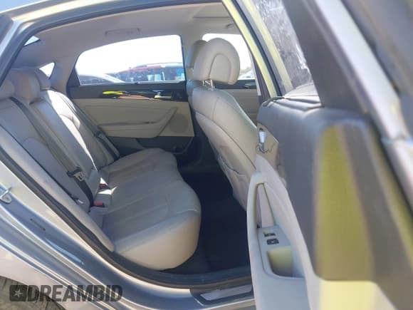 ✅ 2017 Hyundai Sonata Sport • VIN: 5NPE34AF8HH471237 • Лот: 43446366. Опубликован ранее на IAAI с пробегом 119 927 миль. Бесплатный доступ к архиву аукционных продаж из США и подробный отчёт об истории автомобиля на DreamBid. Изображение 8.