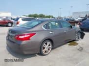 ✅ 2017 Nissan Altima SV • VIN: 1N4AL3AP2HC111156 • Lot: 42303588. Listed on IAAI with 103,004 mi. Free auction sales archive from the USA and detailed vehicle history report at DreamBid. Image 4.