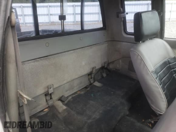 ✅ 1987 Mazda B-Series • VIN: JM2UF3116H0503600 • Lot: 70558694. Listed on Copart with 190,098 mi. Free auction sales archive from the USA and detailed vehicle history report at DreamBid. Image 10.
