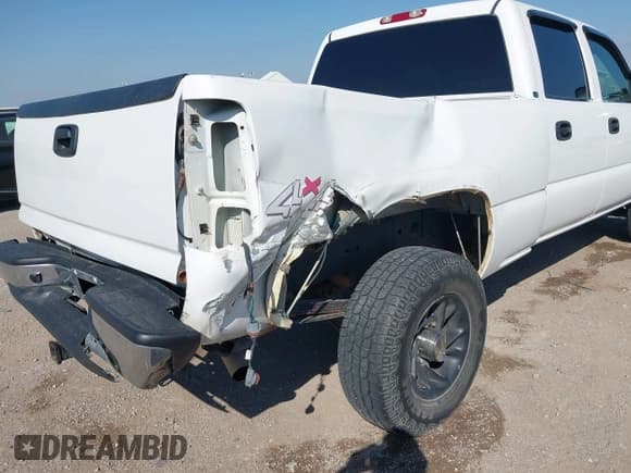 ✅ 2002 Chevrolet Silverado 2500HD LT • VIN: 1GCHK23U62F183928 • Lot: 43651982. Wystawiony na IAAI z przebiegiem 210 872 mil. Bezpłatny archiwum sprzedaży aukcyjnych z USA i szczegółowy raport historii pojazdu na DreamBid. Zdjęcie 17.