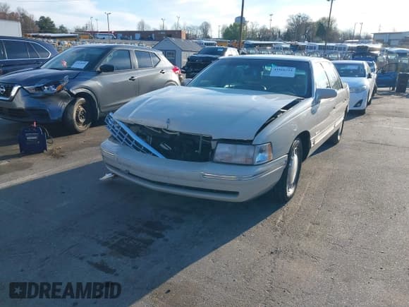 ✅ 1997 Cadillac DeVille • VIN: 1G6KD54Y2VU249025 • Lot: 41866334. Wystawiony na IAAI z przebiegiem 116 918 mil. Bezpłatny archiwum sprzedaży aukcyjnych z USA i szczegółowy raport historii pojazdu na DreamBid. Zdjęcie 17.