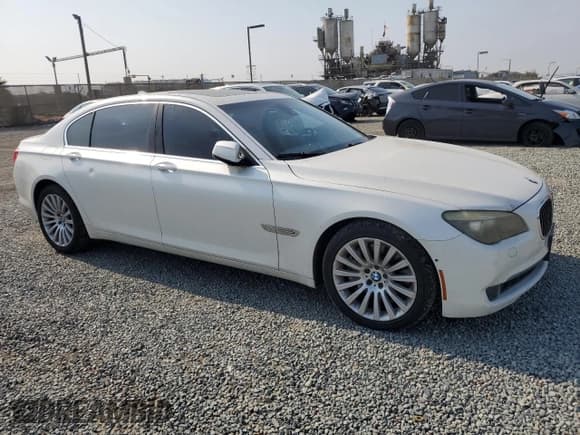 ✅ 2010 BMW 7 Series 750Li • VIN: WBAKB8C59ACY63997 • Lot: 64515095. Listed on Copart with 162,160 mi. Free auction sales archive from the USA and detailed vehicle history report at DreamBid. Image 4.