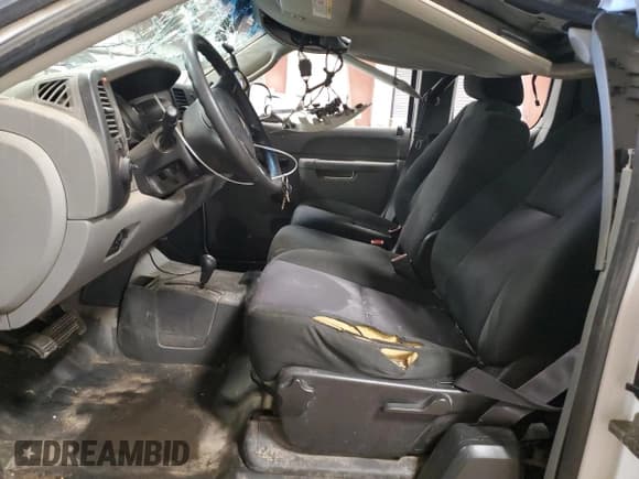 ✅ 2013 Chevrolet Silverado 2500HD Work Truck • VIN: 1GC2KVCG2DZ111711 • Lot: 63404665. Wystawiony na Copart z przebiegiem 251 909 mil. Bezpłatny archiwum sprzedaży aukcyjnych z USA i szczegółowy raport historii pojazdu na DreamBid. Zdjęcie 7.