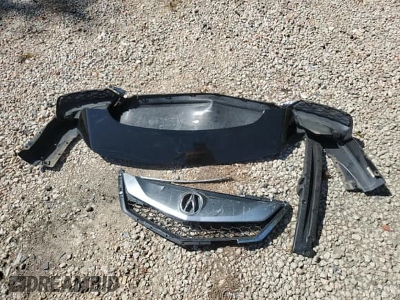 ✅ 2017 Acura RDX Technology • VIN: 5J8TB3H59HL015889 • Lot: 81759495. Listed on Copart with 107,420 mi. Free auction sales archive from the USA and detailed vehicle history report at DreamBid. Image 13.