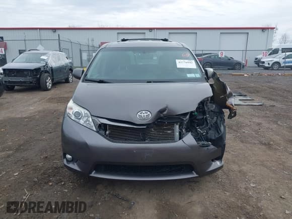 ✅ 2016 Toyota Sienna XLE • VIN: 5TDDK3DC1GS138414 • Lot: 43776942. Listed on IAAI with 104,704 mi. Free auction sales archive from the USA and detailed vehicle history report at DreamBid. Image 13.