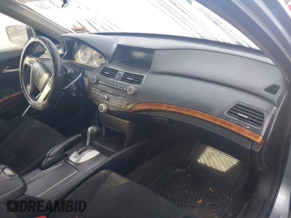 ✅ 2011 Honda Accord EX • VIN: 1HGCP2F75BA089152 • Лот: 43281031. Опубликован ранее на IAAI с пробегом 173 756 миль. Бесплатный доступ к архиву аукционных продаж из США и подробный отчёт об истории автомобиля на DreamBid. Изображение 5.