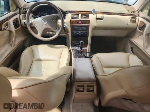 ✅ 2001 Mercedes-Benz E 320 • VIN: WDBJF65J71B191394 • Лот: 84199485. Опубликован ранее на Copart с пробегом Не указан. Бесплатный доступ к архиву аукционных продаж из США и подробный отчёт об истории автомобиля на DreamBid. Изображение 8.