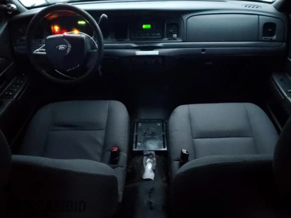 ✅ 2010 Ford Police Interceptor • VIN: 2FABP7BV4AX121449 • Лот: 93484565. Опубликован ранее на Copart с пробегом 154 166 миль. Бесплатный доступ к архиву аукционных продаж из США и подробный отчёт об истории автомобиля на DreamBid. Изображение 8.