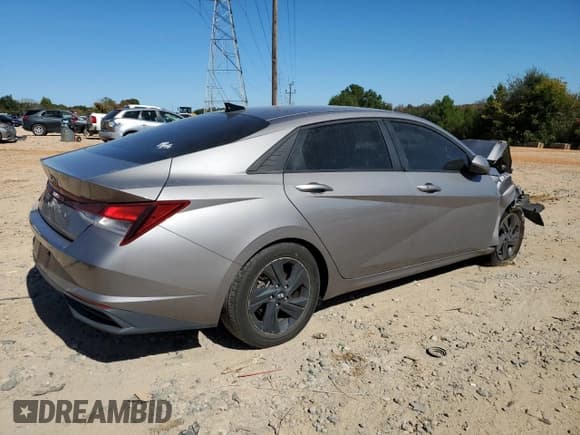 ✅ 2022 Hyundai Elantra SEL • VIN: KMHLS4AG2NU335881 • Lot: 86608375. Listed on Copart with 60,867 mi. Free auction sales archive from the USA and detailed vehicle history report at DreamBid. Image 3.