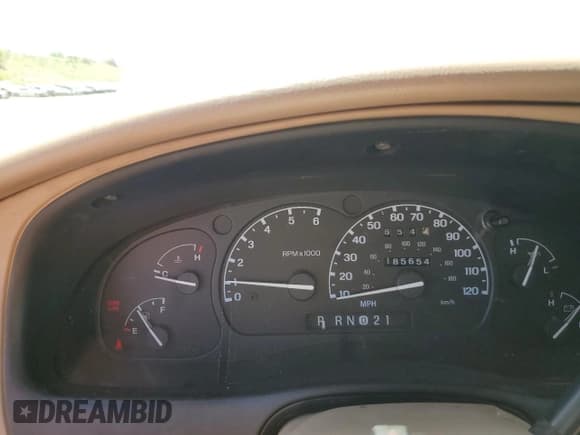 ✅ 1997 Ford Explorer XLT • VIN: 1FMDU32P5VZB36074 • Lot: 57289935. Listed on Copart with 185,654 mi. Free auction sales archive from the USA and detailed vehicle history report at DreamBid. Image 9.