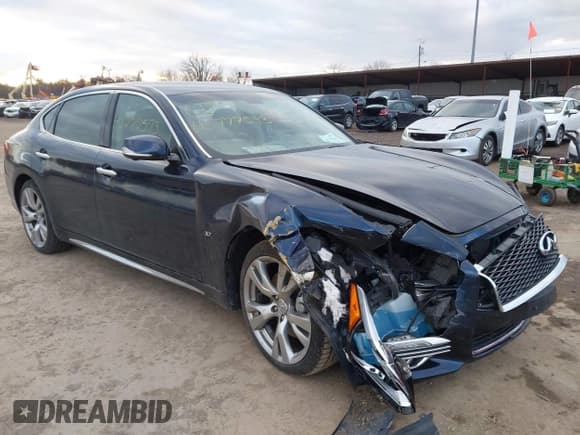 ✅ 2017 Infiniti Q70 3.7 • VIN: JN1BY1PR8HM210624 • Lot: 43777593. Listed on IAAI with 61,166 mi. Free auction sales archive from the USA and detailed vehicle history report at DreamBid. Image 1.